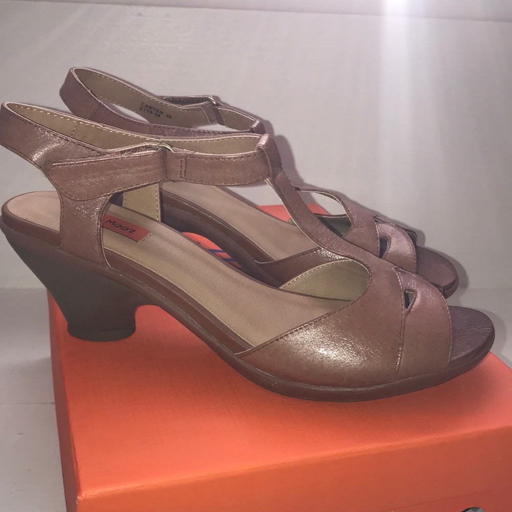 MIZ MOOZ, CARTER SANDAL, WHISKEY COLOR, SZ 38 NWT